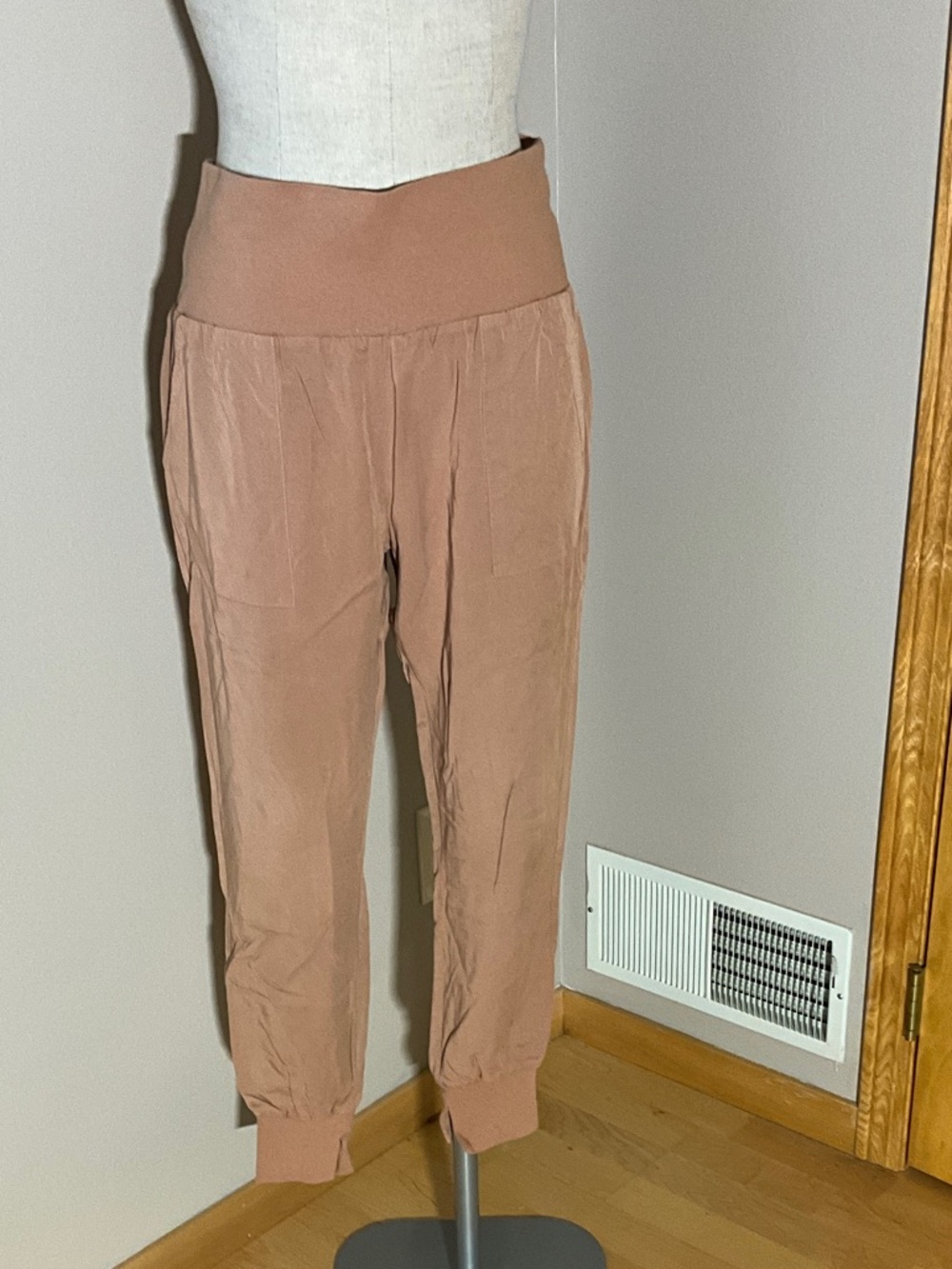 Women's High-Waist Relaxed Jogger Pants - Dusty Mauve